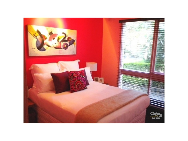 2 Cormorant Place, Dingley Village VIC 3172