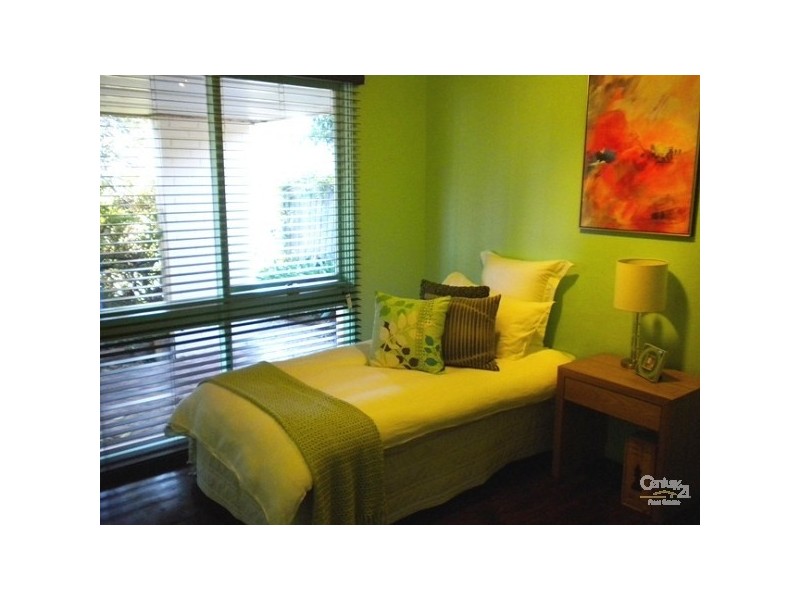 2 Cormorant Place, Dingley Village VIC 3172