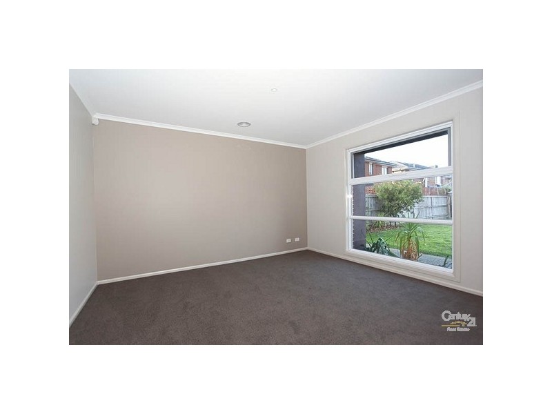 16 Marga Place, Keysborough VIC 3173