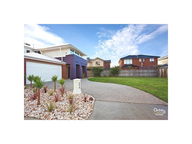 16 Marga Place, Keysborough VIC 3173