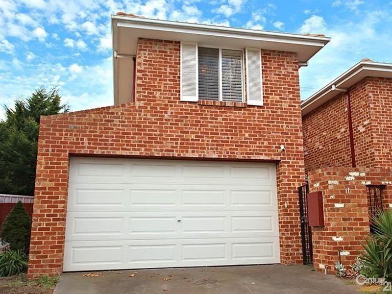 11 Harry Court, Dingley Village VIC 3172