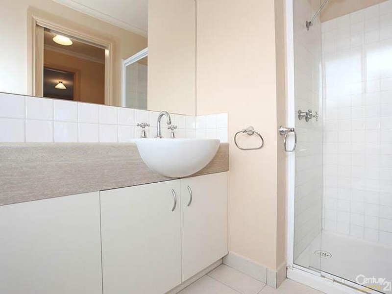 11 Harry Court, Dingley Village VIC 3172