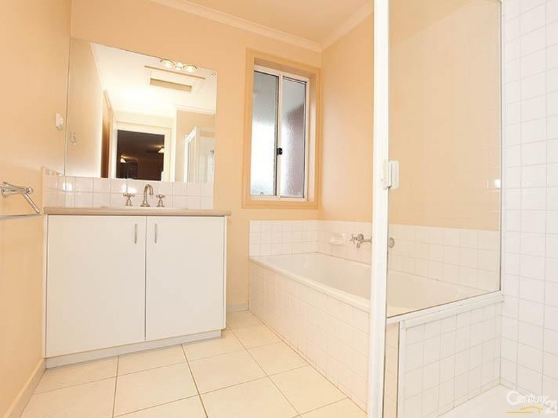 11 Harry Court, Dingley Village VIC 3172