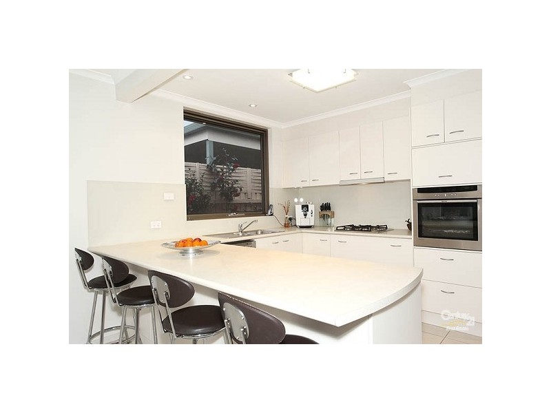 8 Florida Avenue, Dingley Village VIC 3172