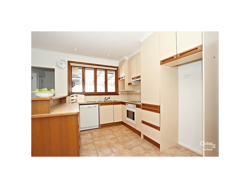 4 St Marks Close, Dingley Village VIC 3172