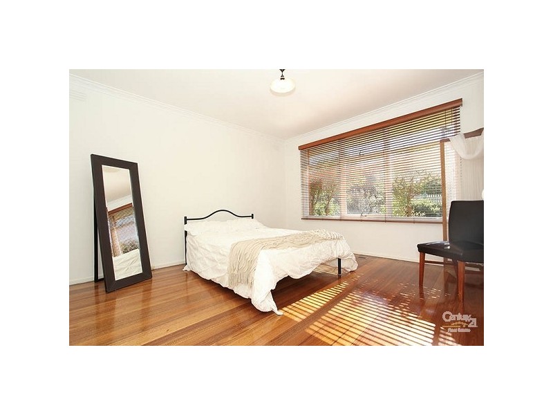 4 St Marks Close, Dingley Village VIC 3172