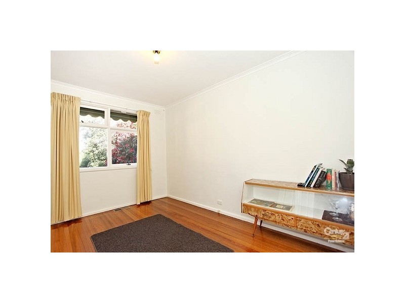 4 St Marks Close, Dingley Village VIC 3172