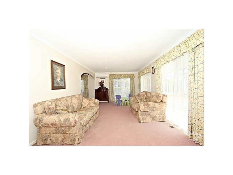 35 Village Drive, Dingley Village VIC 3172