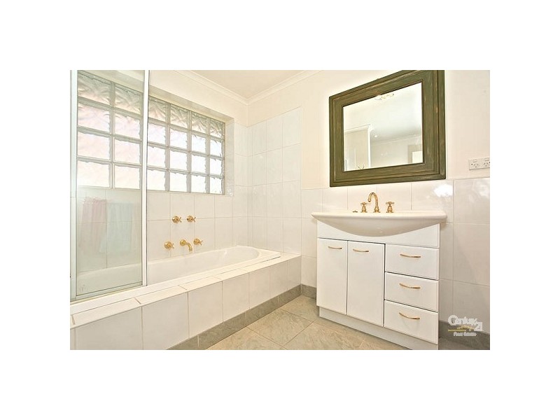 35 Village Drive, Dingley Village VIC 3172