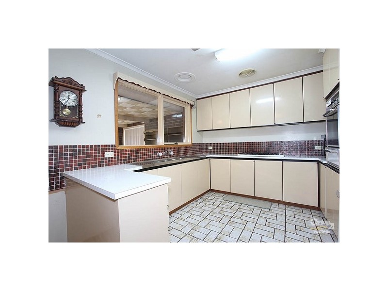 5 Siddeley Court, Dingley Village VIC 3172