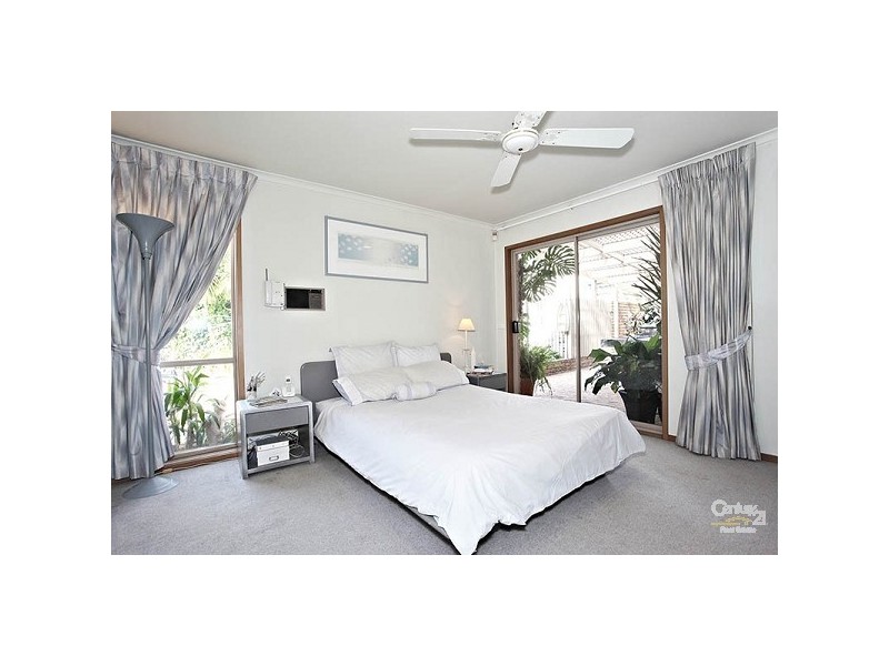 13 Teralba Close, Dingley Village VIC 3172