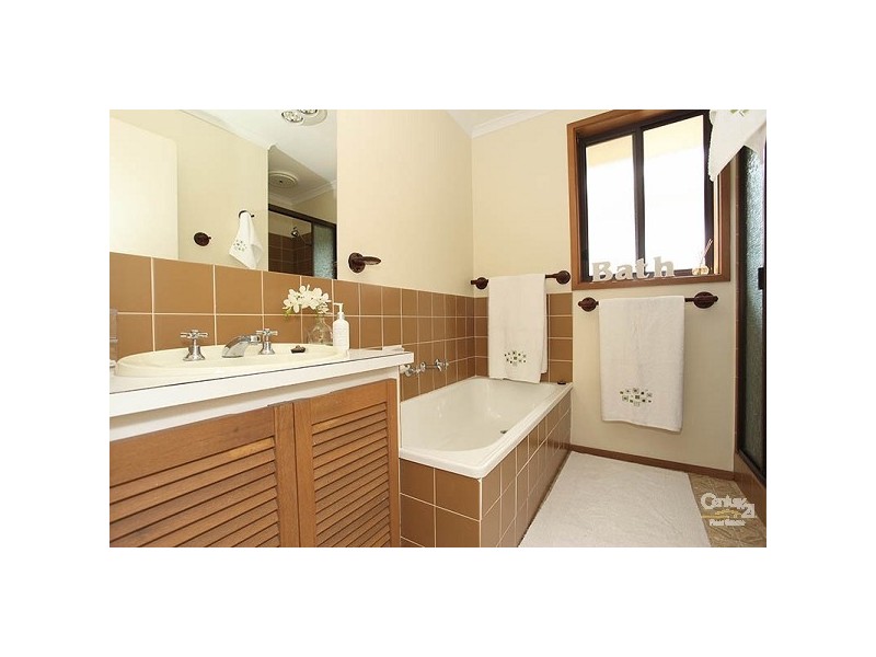 5 Venus Court, Dingley Village VIC 3172