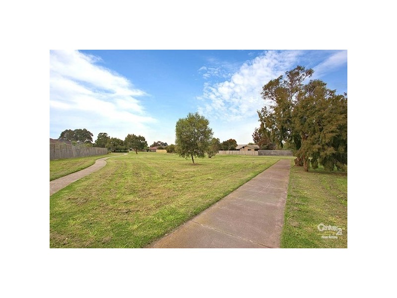 5 Venus Court, Dingley Village VIC 3172