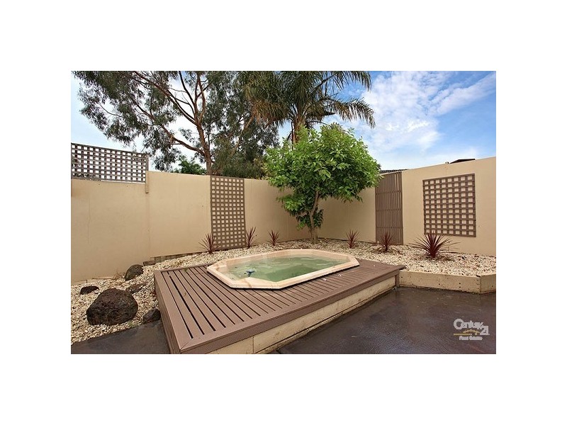 12 Plaza Crescent, Dingley Village VIC 3172
