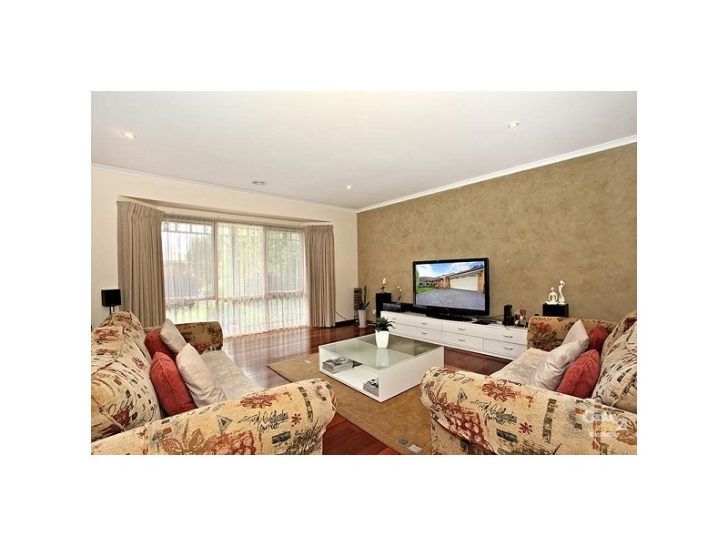 28 Sandleford Place, Dingley Village VIC 3172