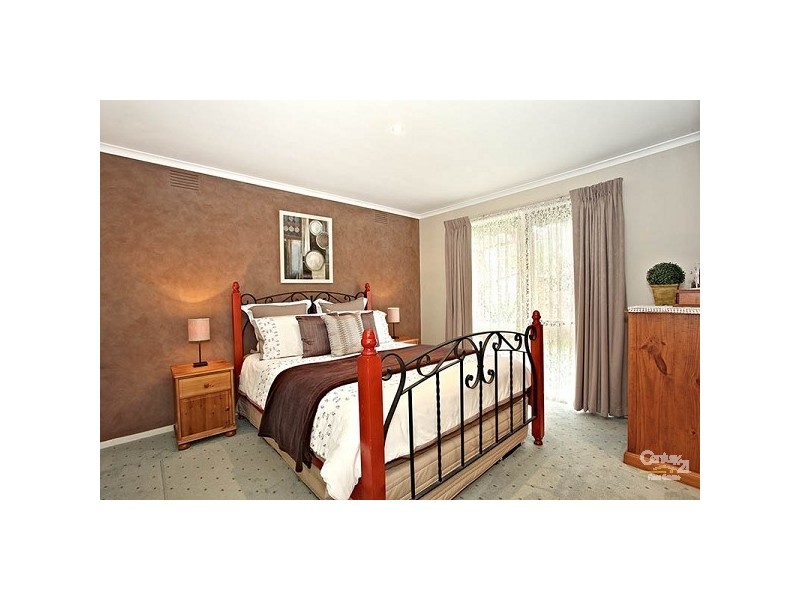 28 Sandleford Place, Dingley Village VIC 3172