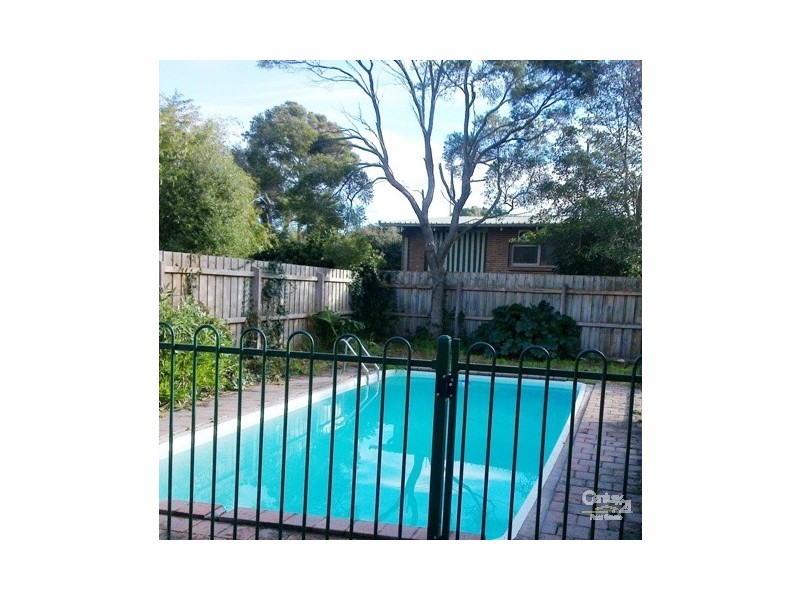 16 Pauline Avenue, Dingley Village VIC 3172