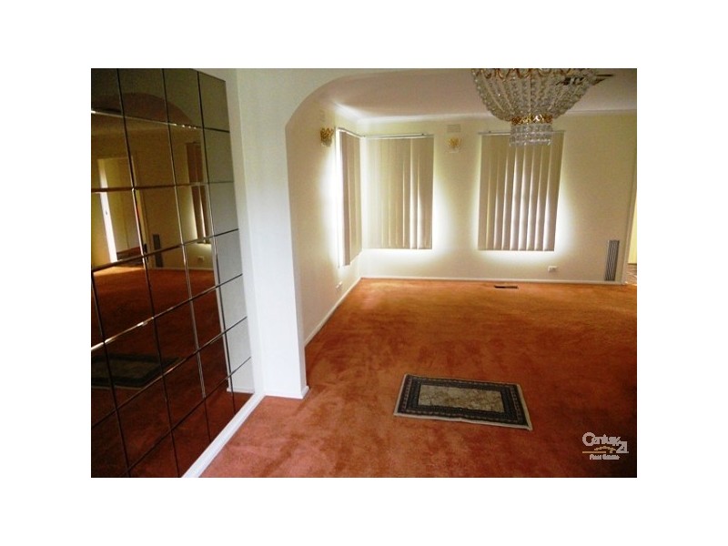 8 Campbell Grove, Dingley Village VIC 3172