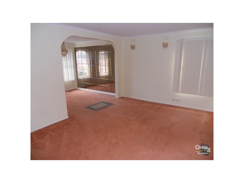 8 Campbell Grove, Dingley Village VIC 3172