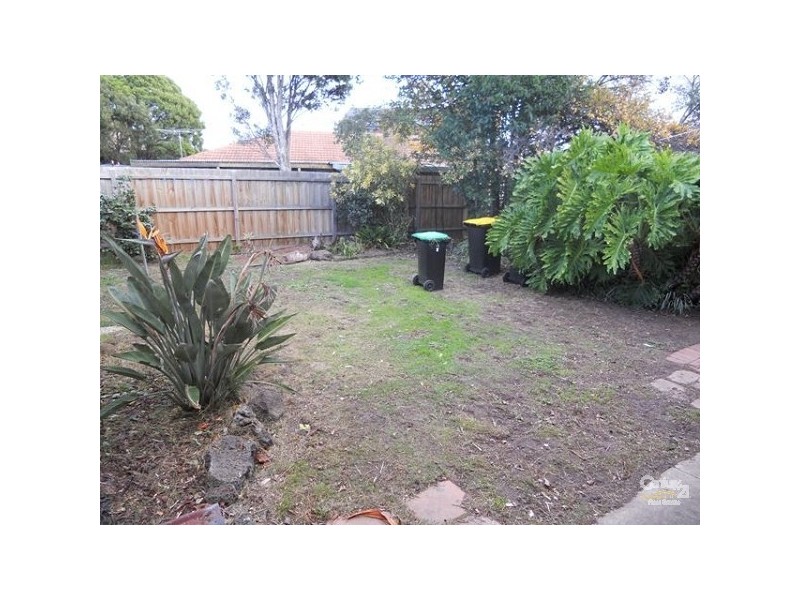 8 Campbell Grove, Dingley Village VIC 3172