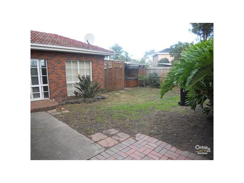 8 Campbell Grove, Dingley Village VIC 3172