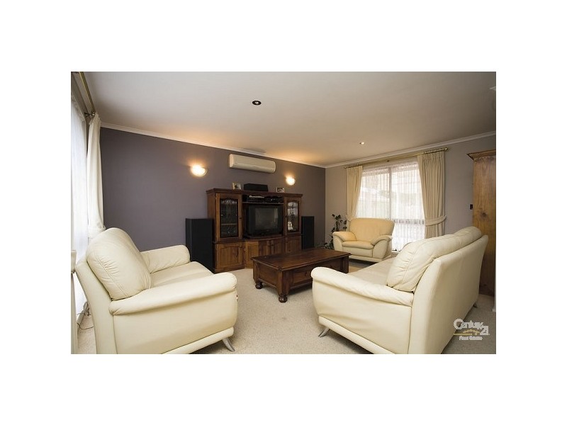 10 Sandleford Place, Dingley Village VIC 3172