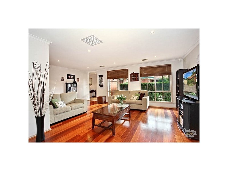 12 Oploo Court, Dingley Village VIC 3172