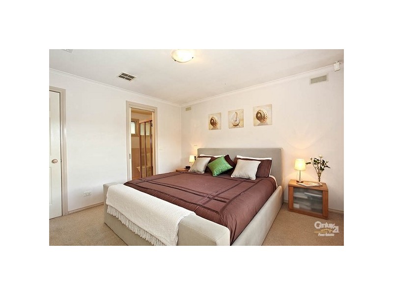 12 Oploo Court, Dingley Village VIC 3172