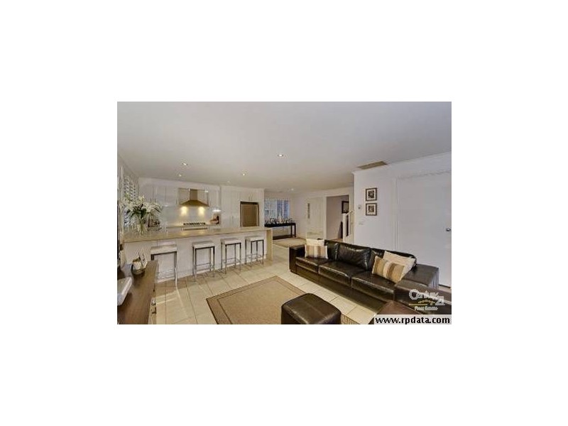 17 Harry Court, Dingley Village VIC 3172