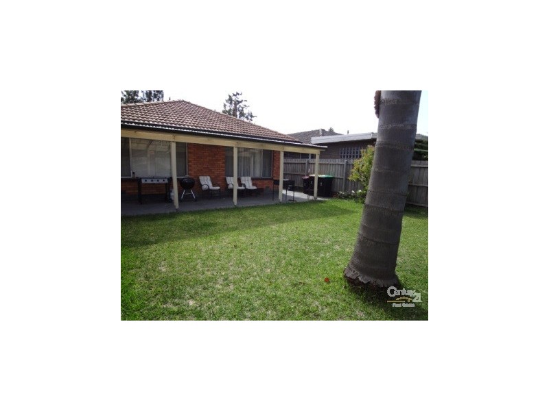 9 Southern Drive, Dingley Village VIC 3172