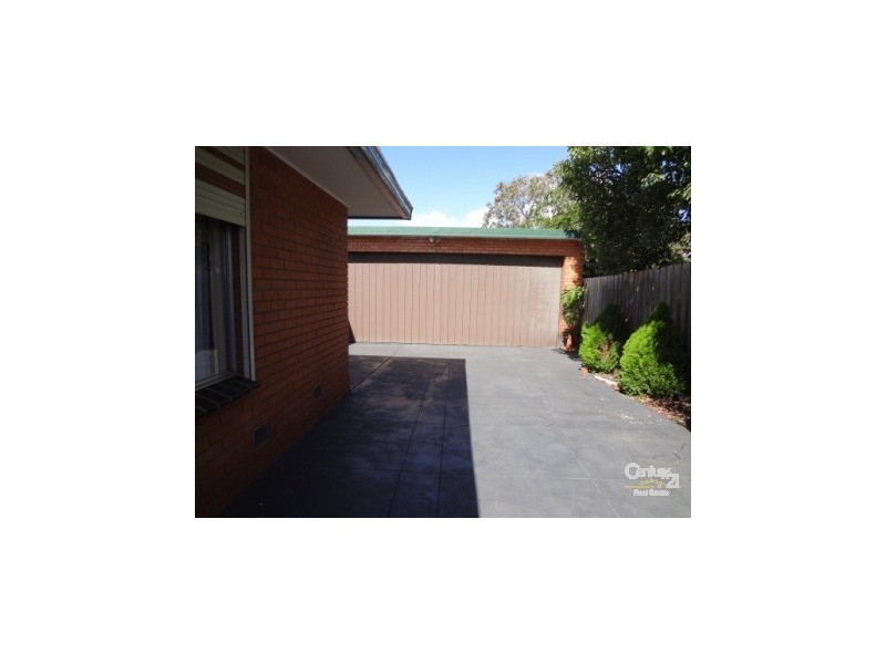 9 Southern Drive, Dingley Village VIC 3172