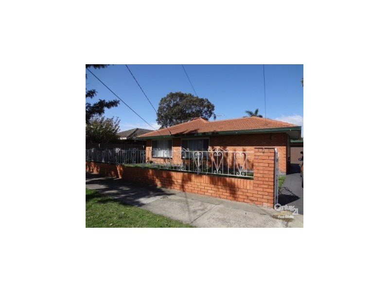 9 Southern Drive, Dingley Village VIC 3172