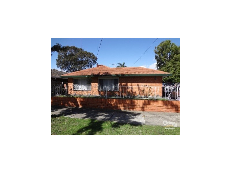 9 Southern Drive, Dingley Village VIC 3172
