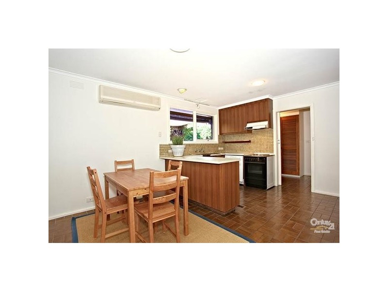 8 Rhoda Street, Dingley Village VIC 3172