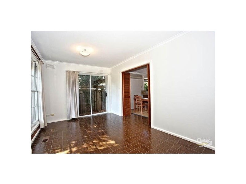 8 Rhoda Street, Dingley Village VIC 3172