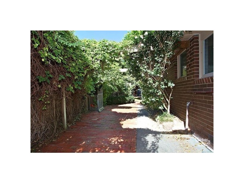 8 Rhoda Street, Dingley Village VIC 3172