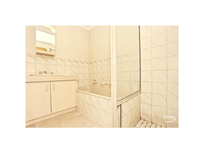 16 Lauren Close, Dingley Village VIC 3172