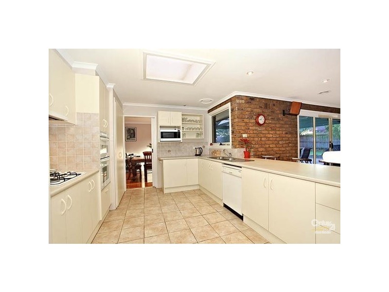 5 Willy Court, Dingley Village VIC 3172