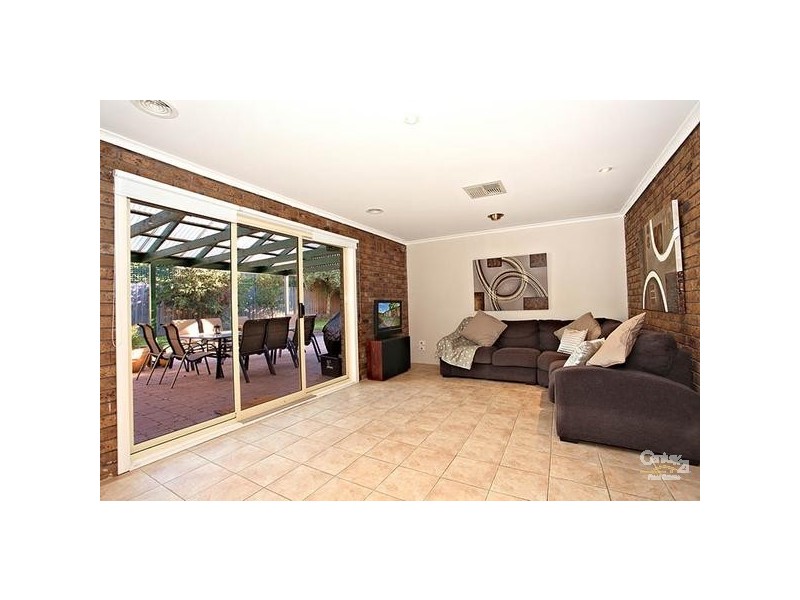 5 Willy Court, Dingley Village VIC 3172