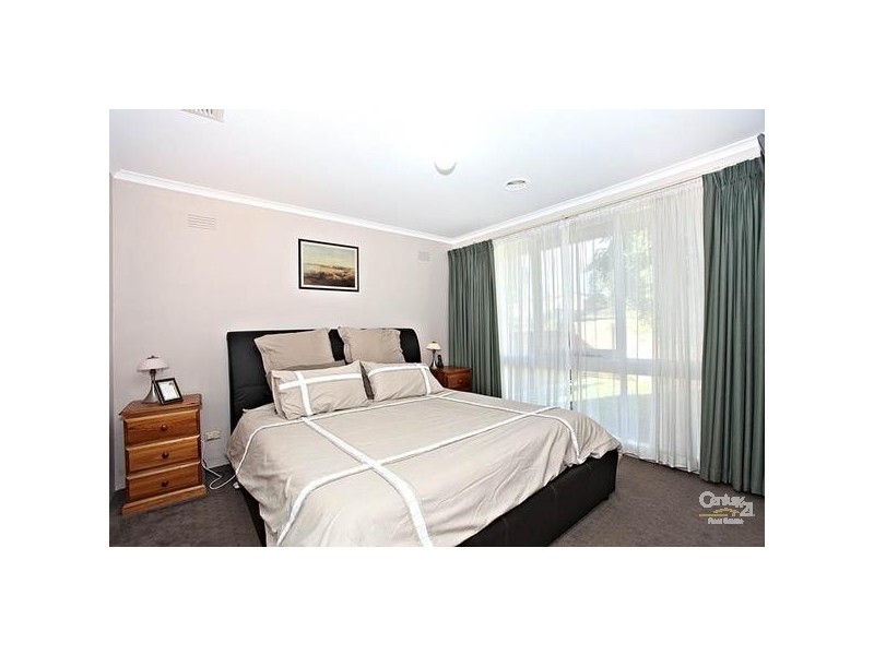 5 Willy Court, Dingley Village VIC 3172