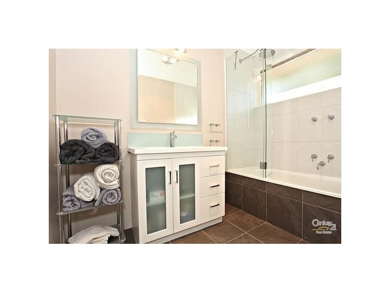 5 Willy Court, Dingley Village VIC 3172