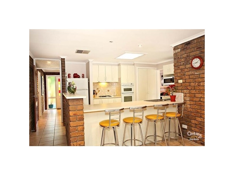 5 Willy Court, Dingley Village VIC 3172