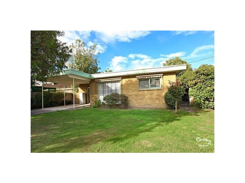 32 Shelford Grove, Dingley Village VIC 3172