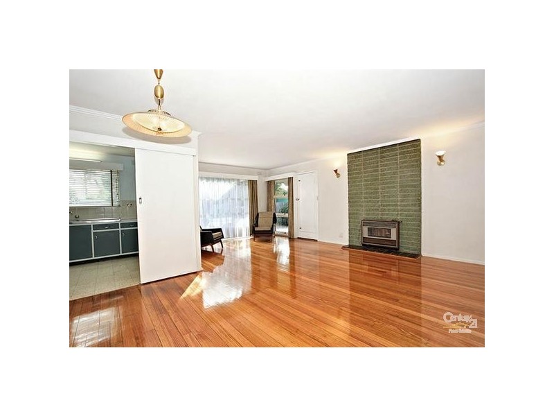 32 Shelford Grove, Dingley Village VIC 3172