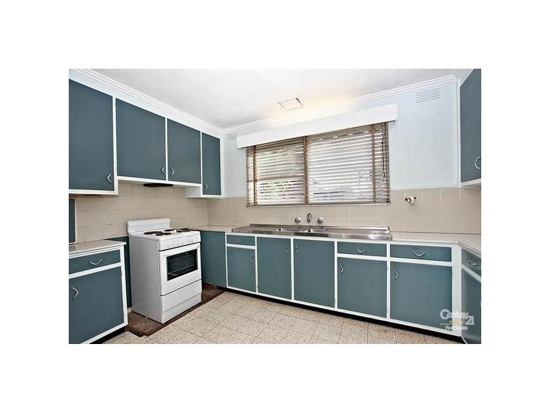 32 Shelford Grove, Dingley Village VIC 3172