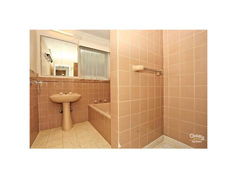 32 Shelford Grove, Dingley Village VIC 3172