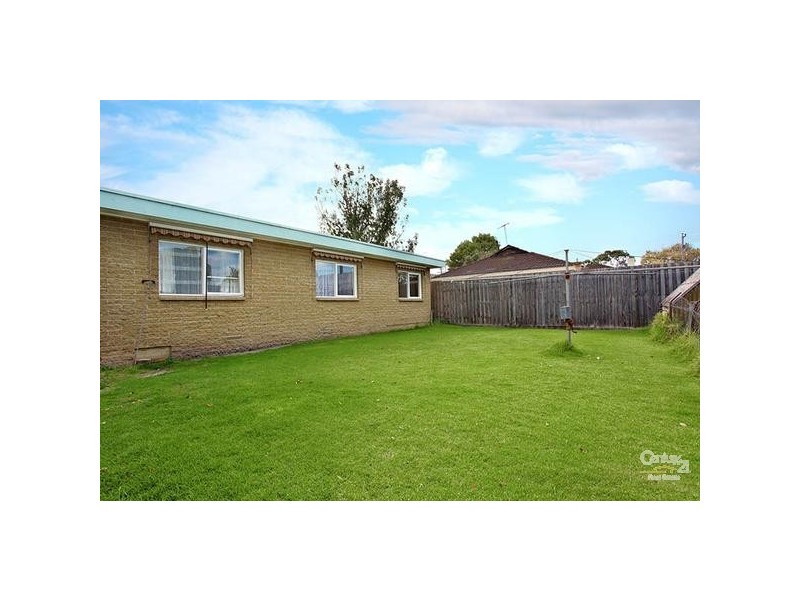 32 Shelford Grove, Dingley Village VIC 3172