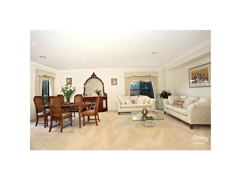 1 Robina Court, Dingley Village VIC 3172