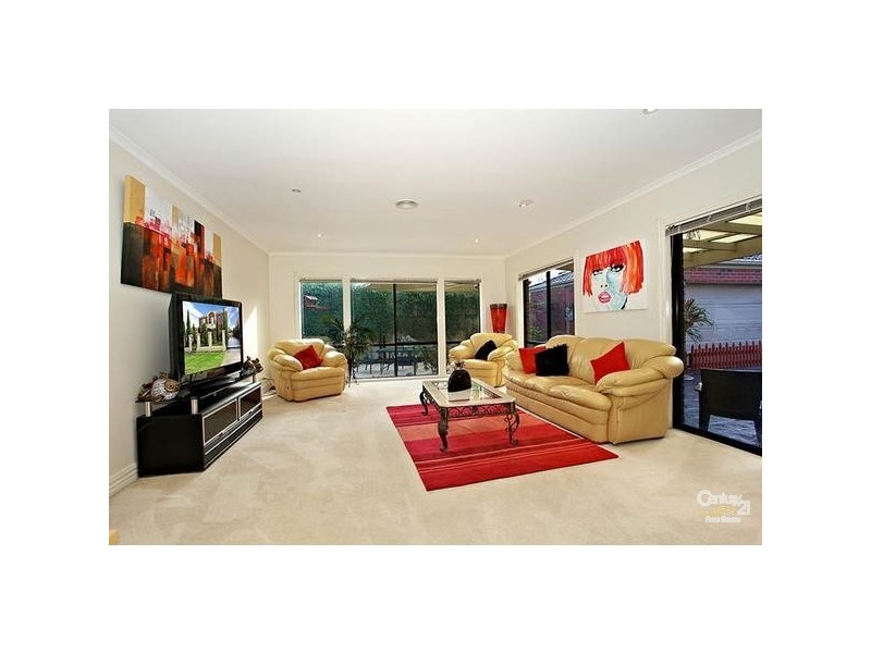1 Robina Court, Dingley Village VIC 3172