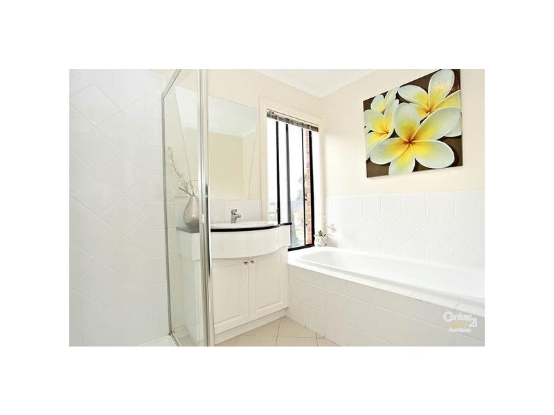 1 Robina Court, Dingley Village VIC 3172